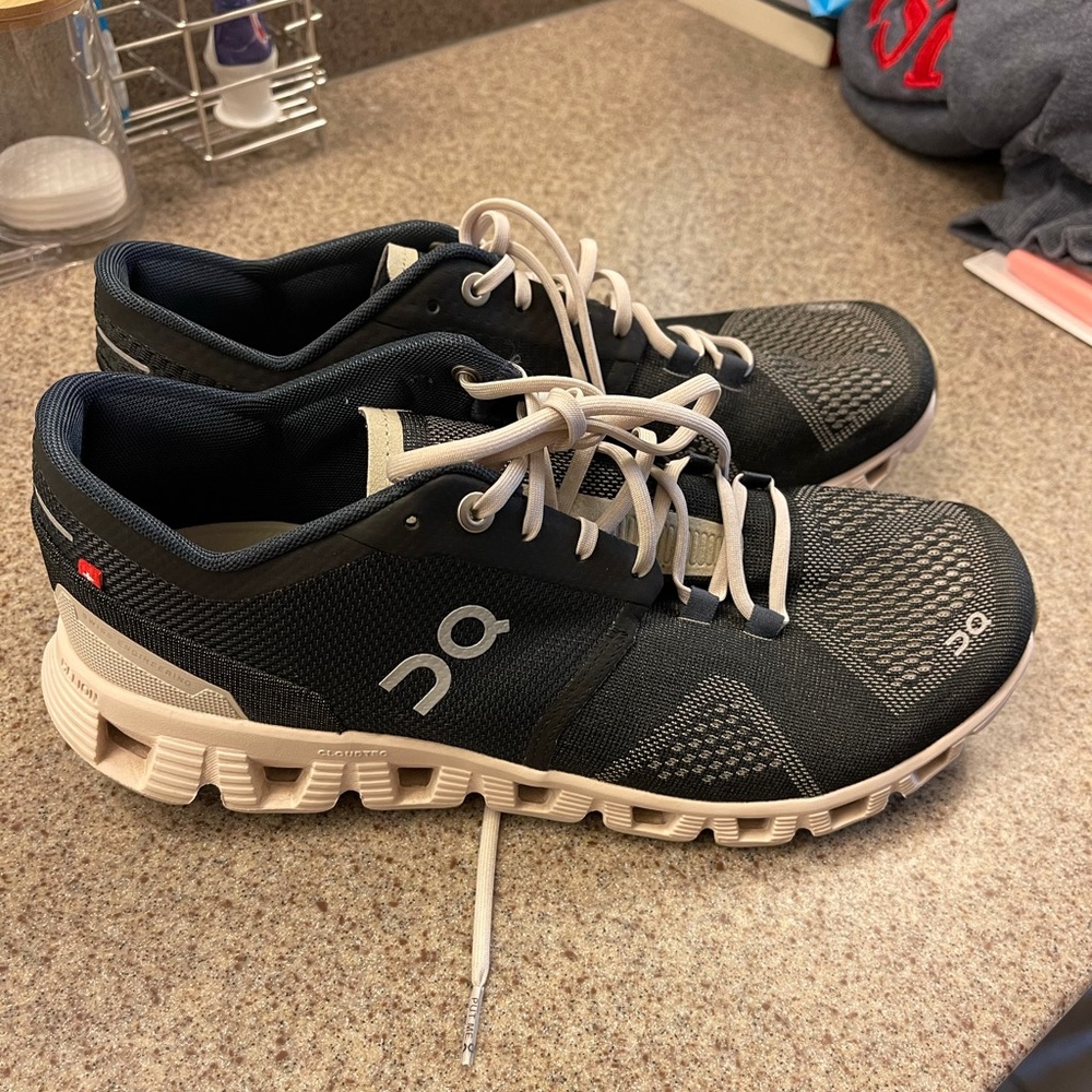On Cloud Running shoes